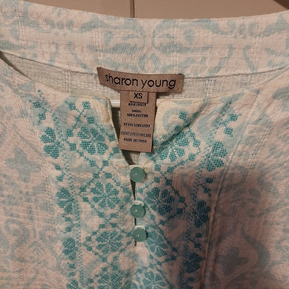 Top - Picture 2 of 2